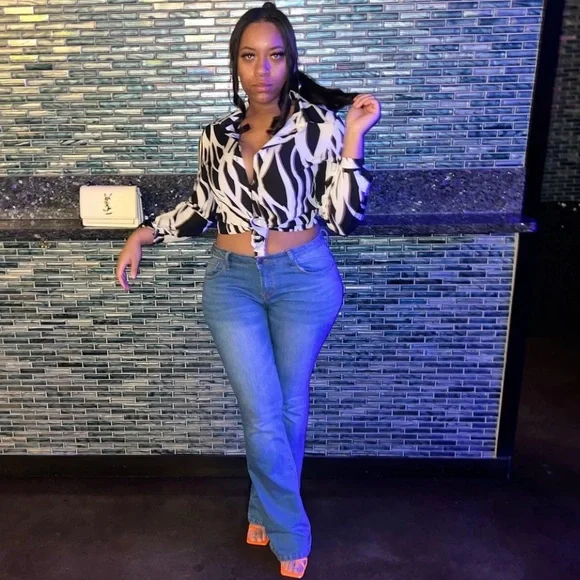 Runway Black 2-Piece: Small-XL - Picture 2 of 9